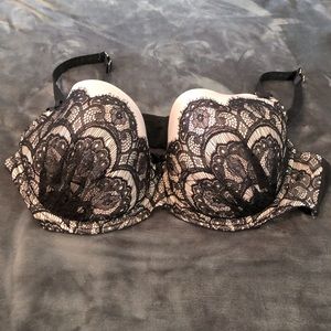 City Chic cream and lace bra. Size 38E